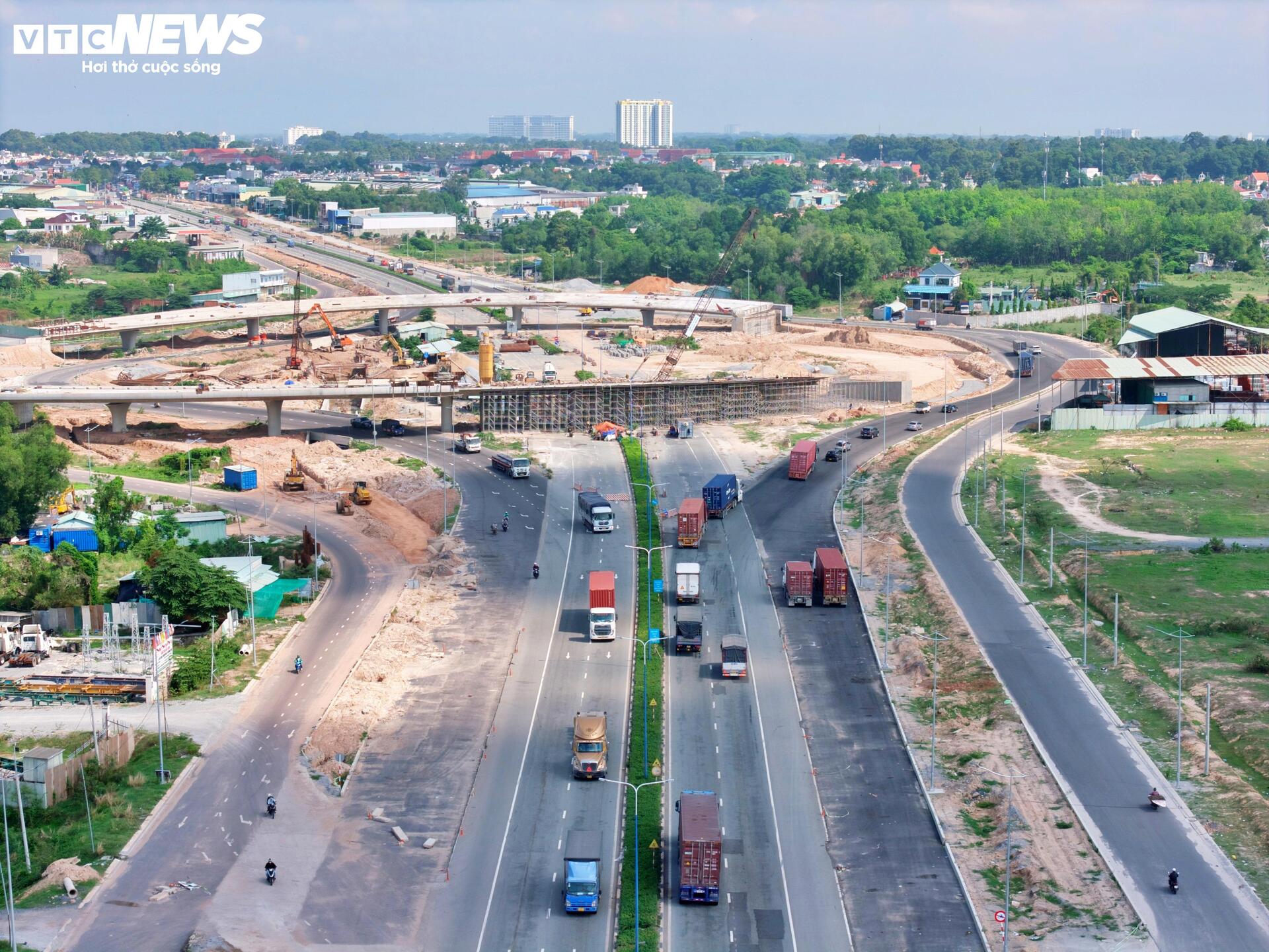 Cận cảnh Vành đai 3 qua khu vực Bình Dương sau gần 3 năm triển khai - 12