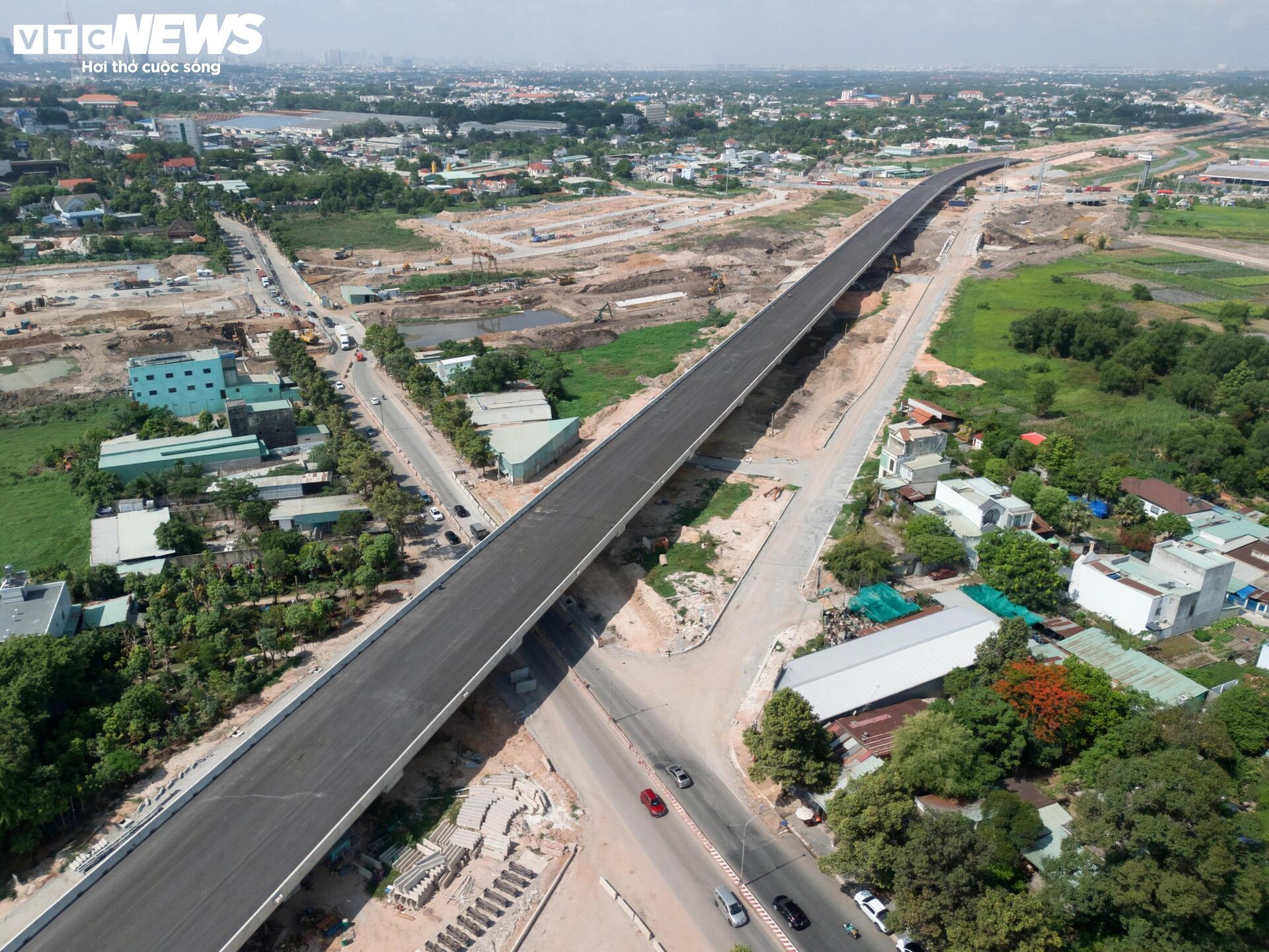 Cận cảnh Vành đai 3 qua khu vực Bình Dương sau gần 3 năm triển khai - 2