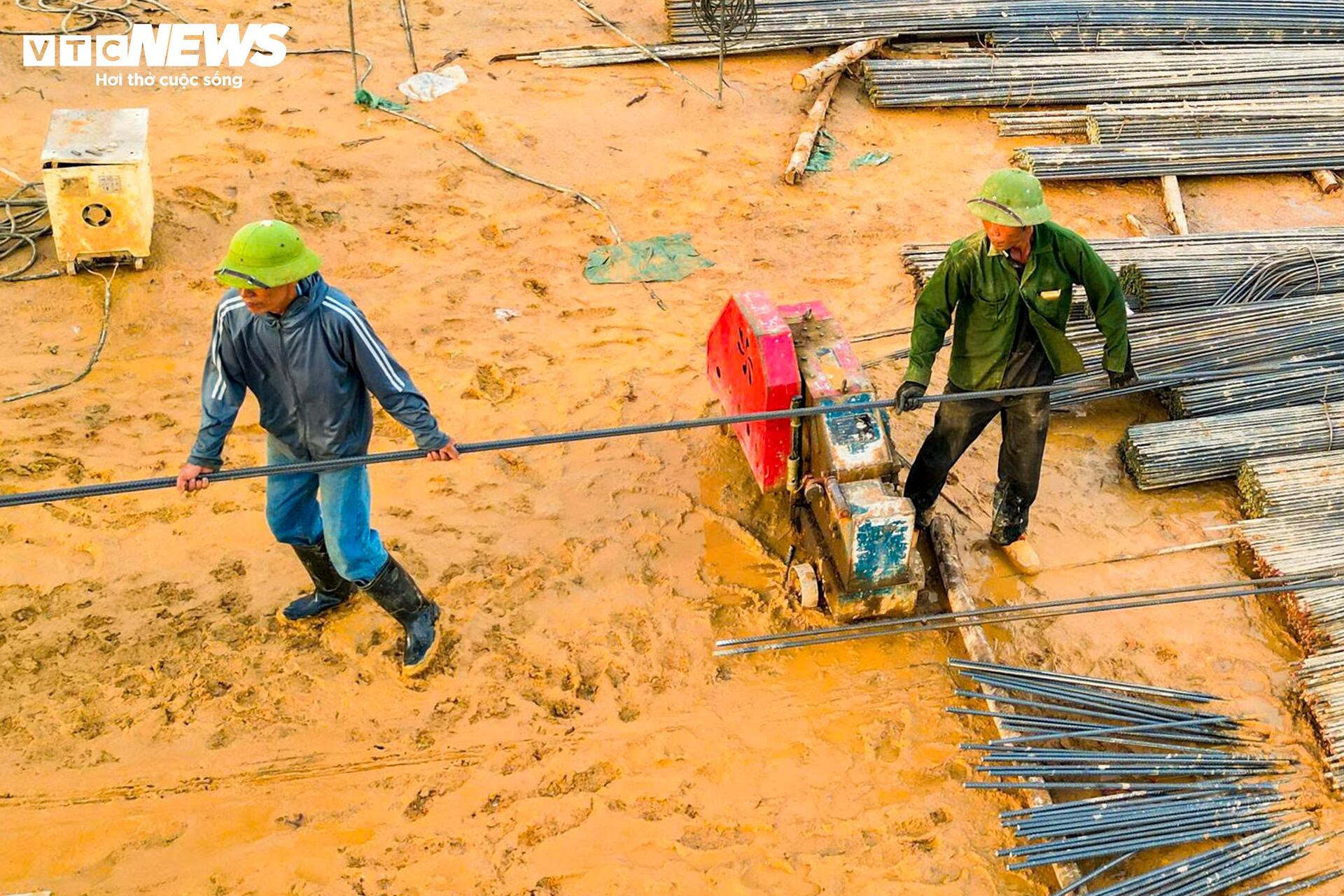 Hiện trạng cây cầu gần 4.900 tỷ đồng nối Hà Nội - Hưng Yên sau 9 tháng thi công - 8