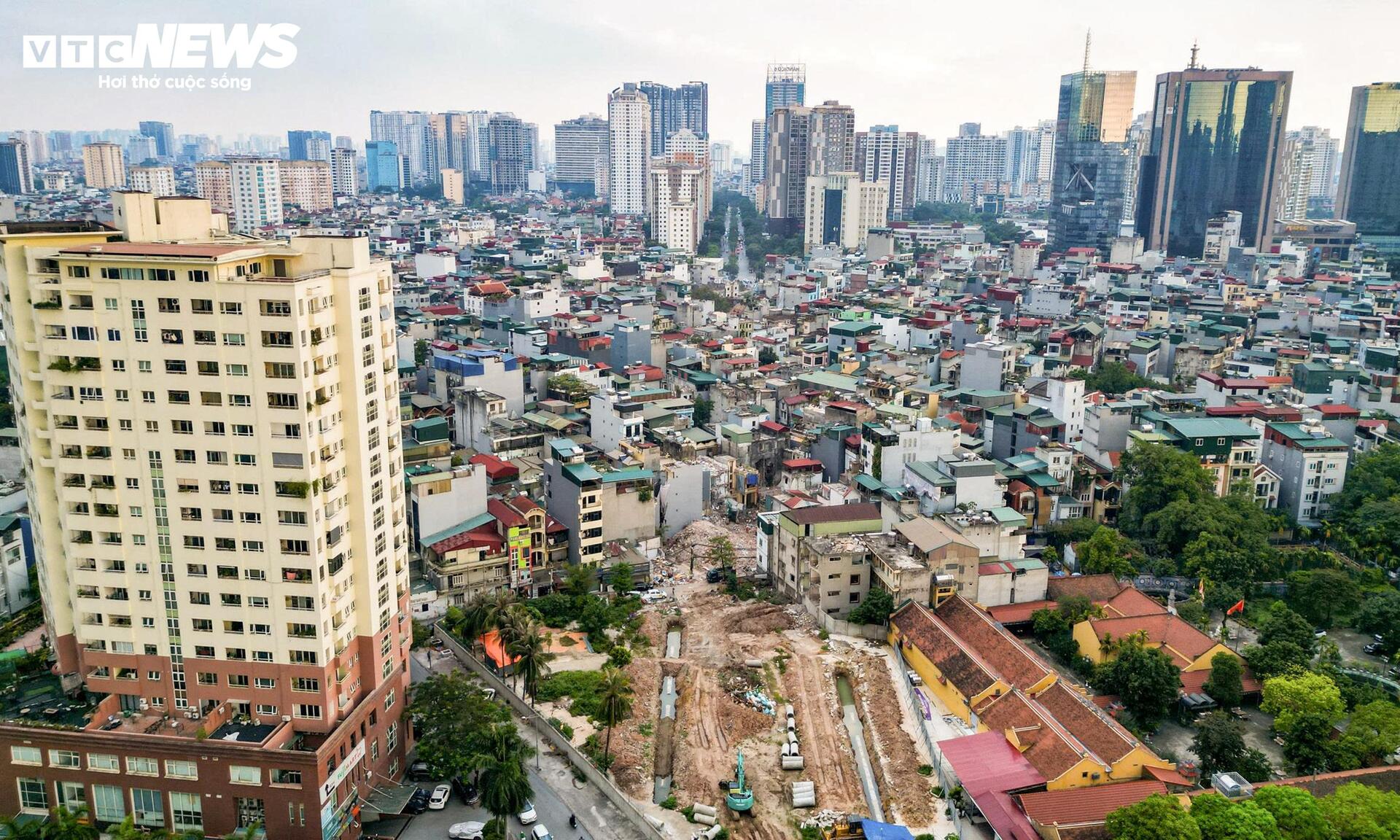 Máy móc làm việc ngày đêm tại điểm nghẽn cuối cùng của Vành đai 2.5 Hà Nội - 1