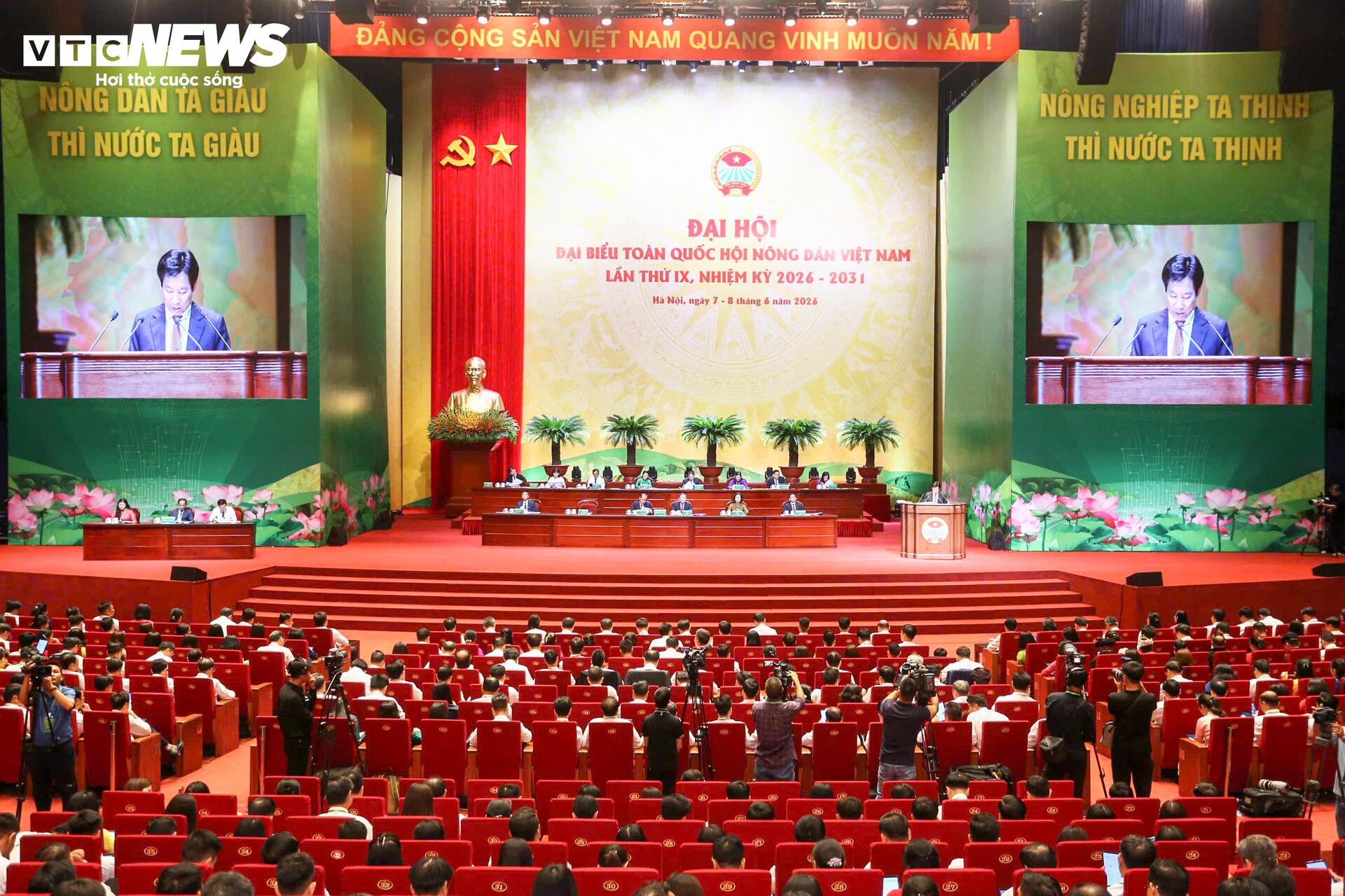 Khai mạc phiên thứ nhất Đại hội đại biểu toàn quốc Hội Nông dân Việt Nam lần thứ IX - 11