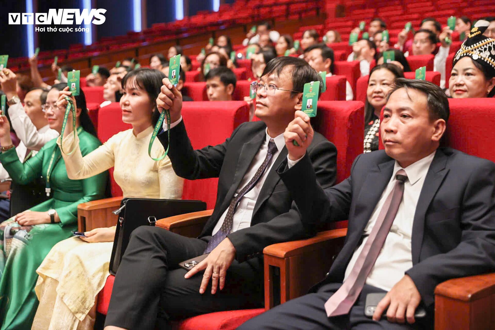 Khai mạc phiên thứ nhất Đại hội đại biểu toàn quốc Hội Nông dân Việt Nam lần thứ IX - 10