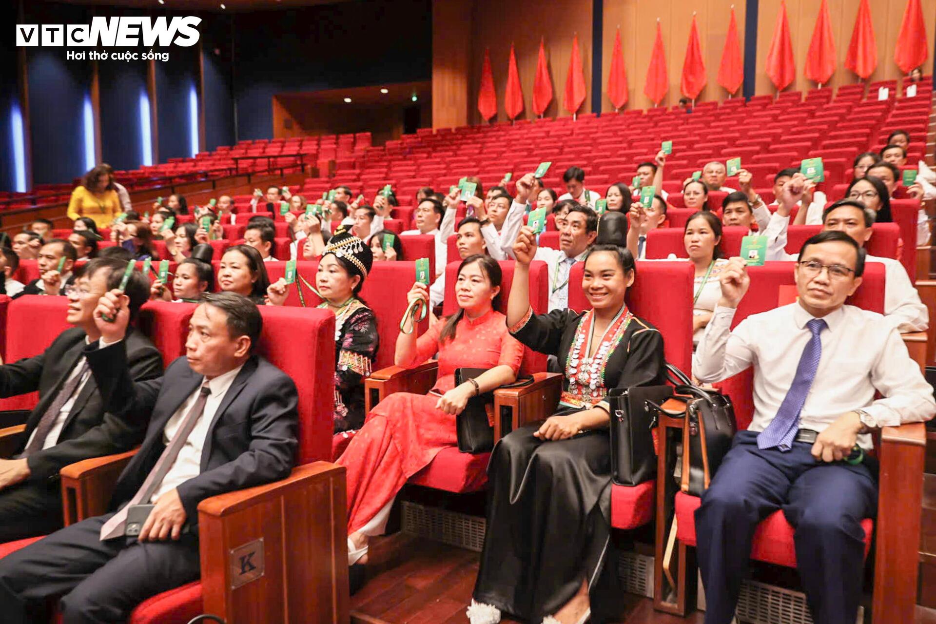 Khai mạc phiên thứ nhất Đại hội đại biểu toàn quốc Hội Nông dân Việt Nam lần thứ IX - 9