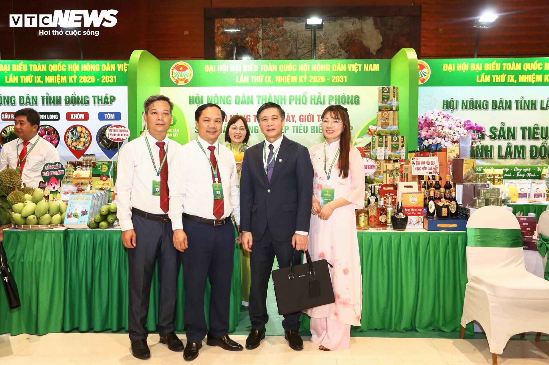 Khai mạc phiên thứ nhất Đại hội đại biểu toàn quốc Hội Nông dân Việt Nam lần thứ IX - 15