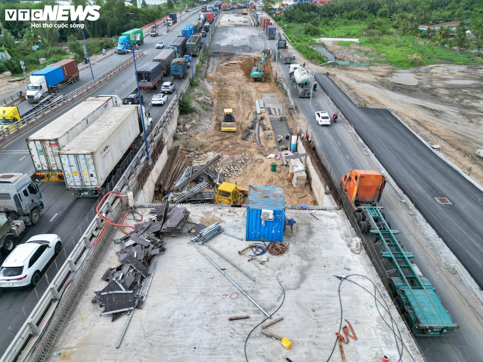 Nút giao 4 tầng nguy cơ tiếp tục lỡ hẹn khi nhiều hạng mục vẫn vướng mặt bằng - 11