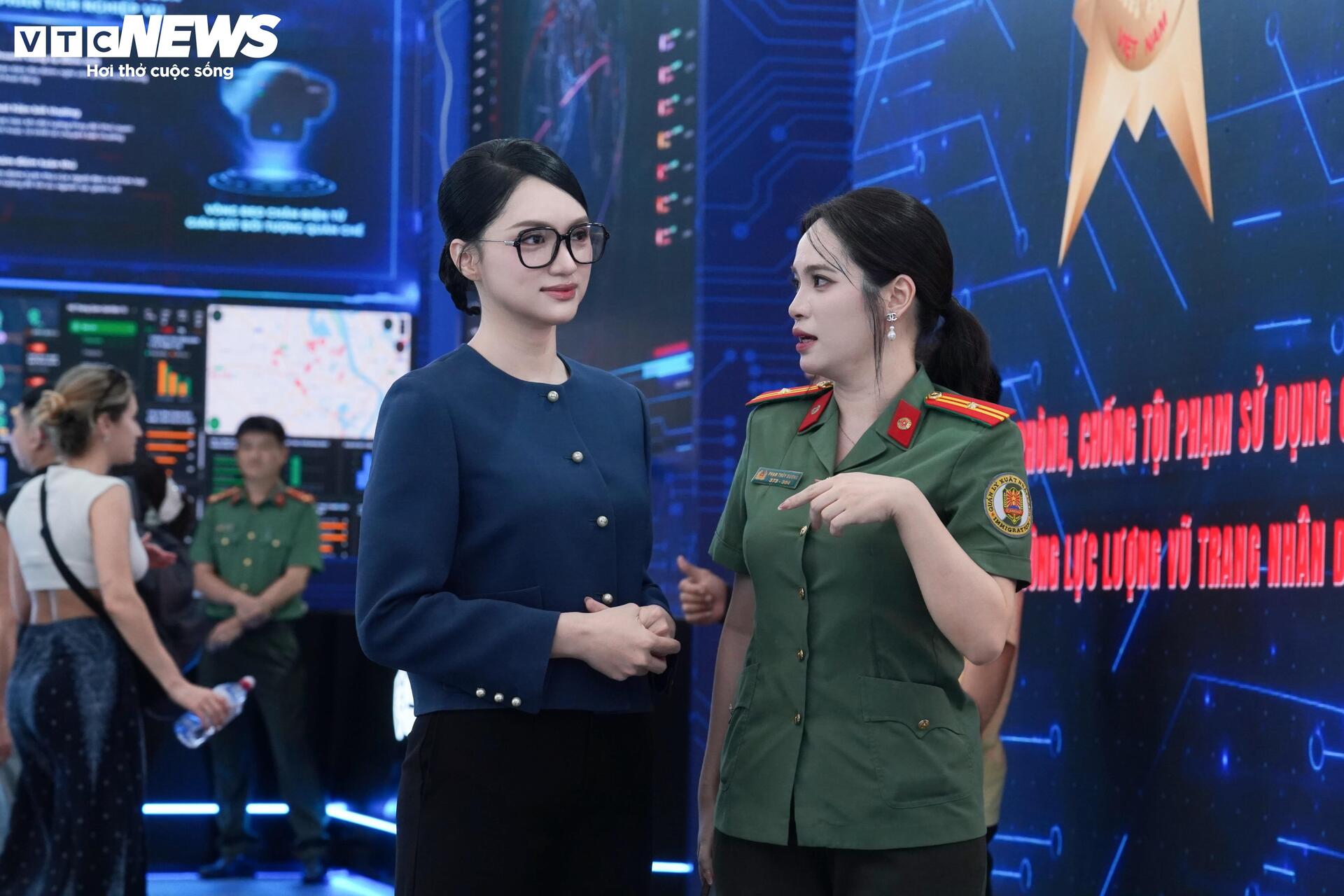 Người dân TP.HCM trải nghiệm nhận diện thủ đoạn lừa đảo công nghệ cao - 2