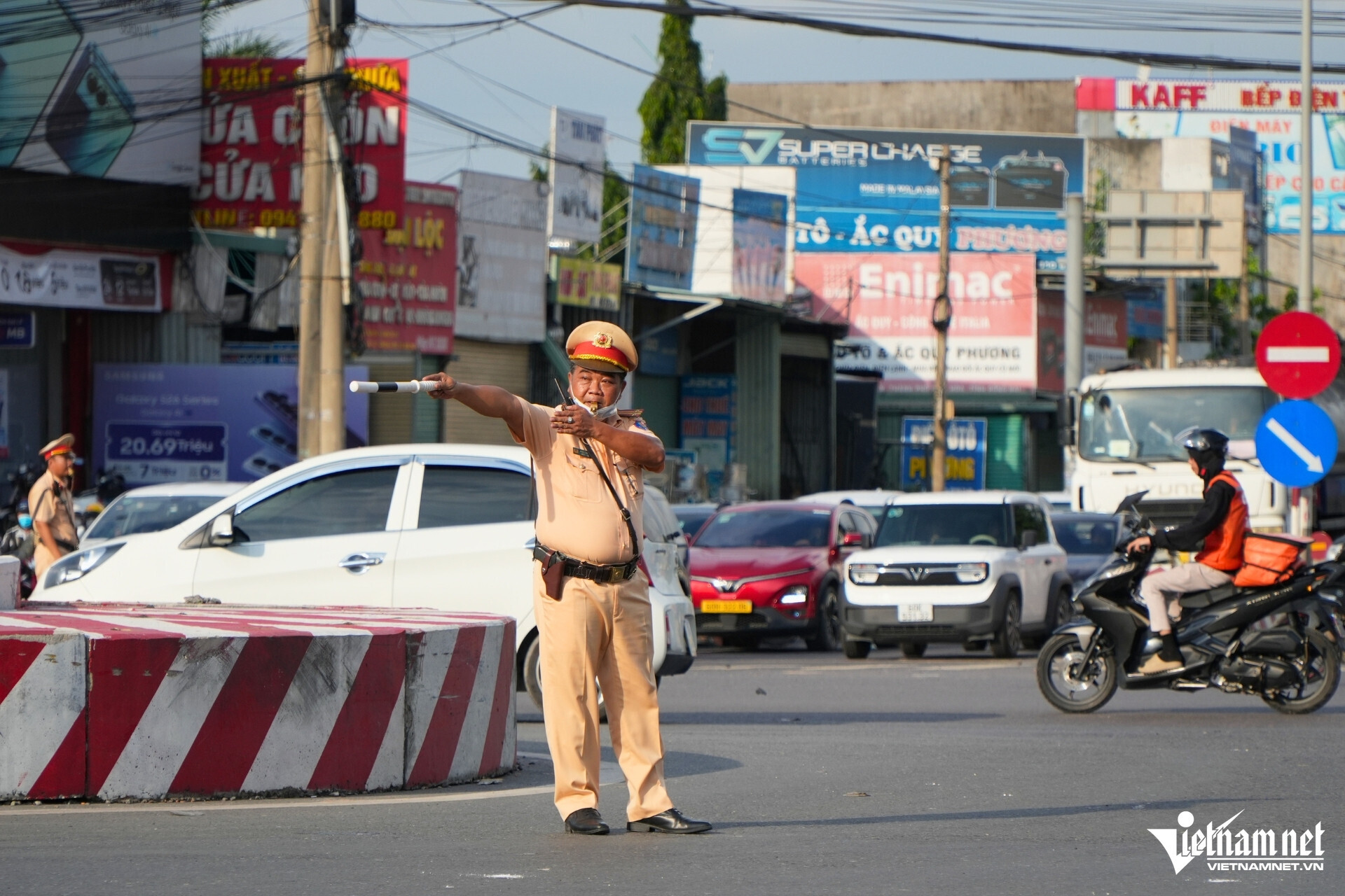 Quốc lộ 51 quá tải, cao tốc Biên Hòa - Vũng Tàu ùn tắc hơn 4km - 9