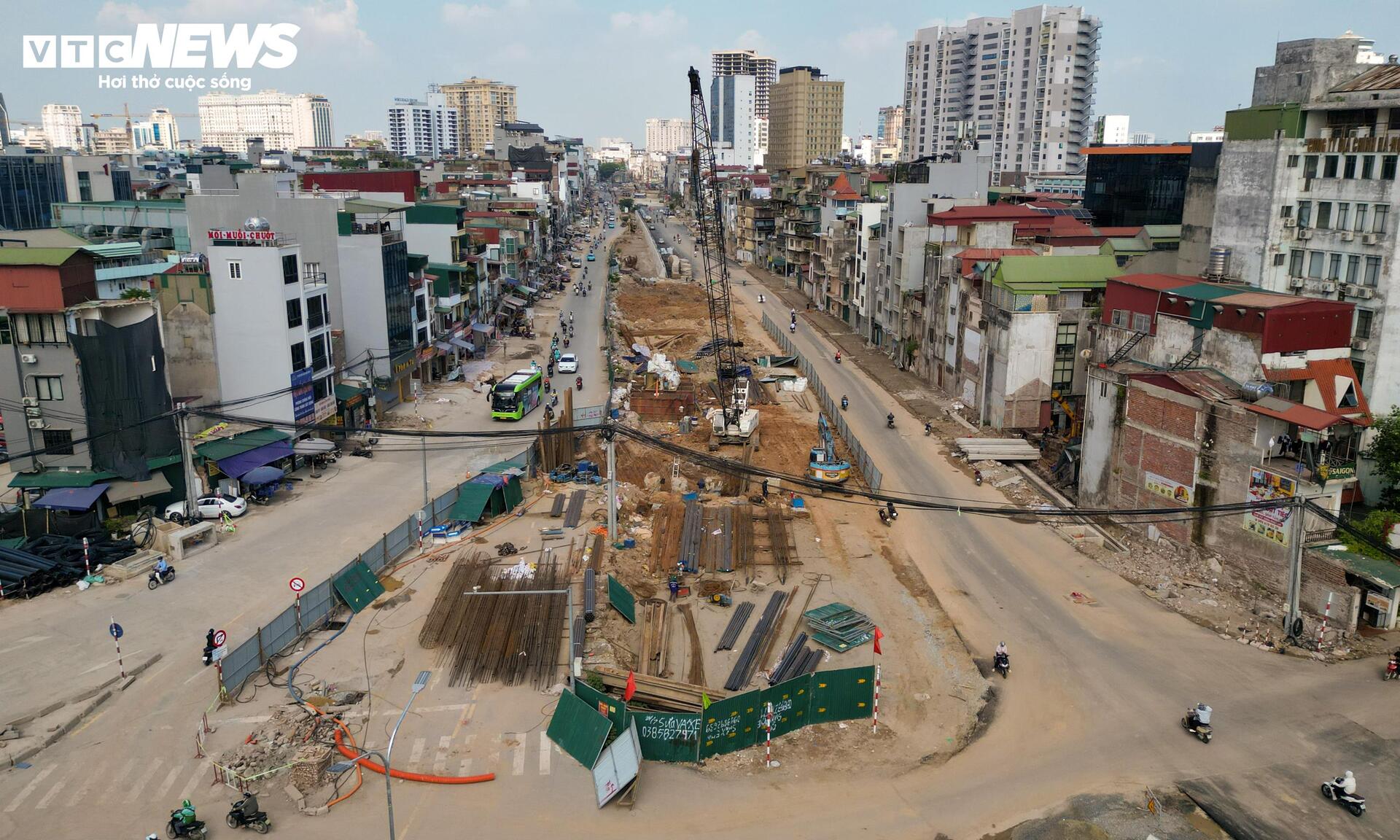 Đại công trường nhà ga metro số 5 tại nút giao Nguyễn Chí Thanh - La Thành - 14