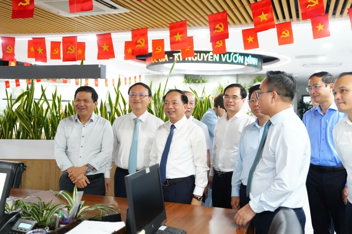 Đài Tiếng nói Việt Nam: Tích hợp lý luận, tuyên truyền và cổ động để giữ vững dòng chủ lưu trên không gian số - 1
