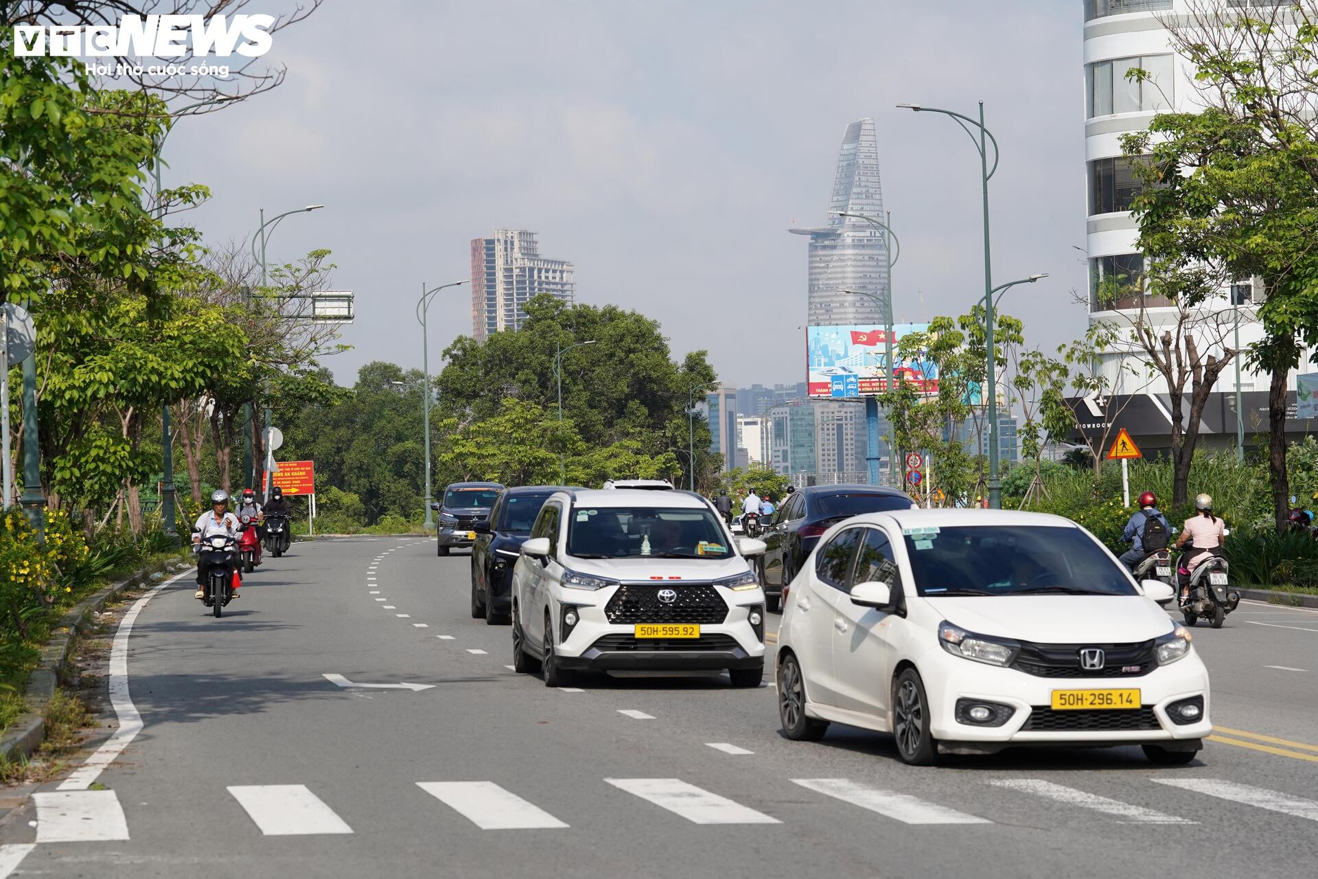 Tấp nập thi công 4 tuyến đường huyết mạch tại Thủ Thiêm - 12