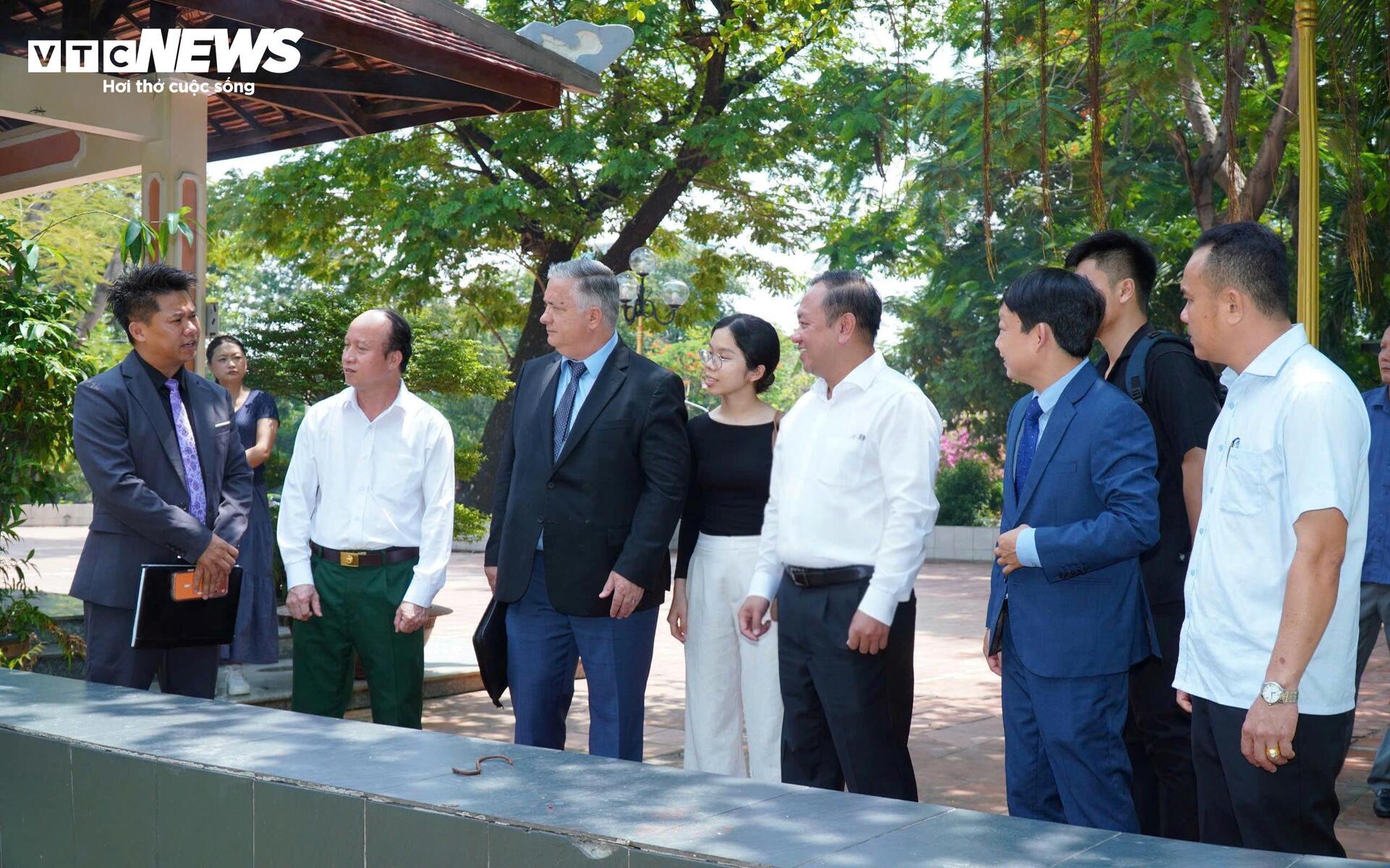 Nhóm chuyên gia Mỹ lưu giữ nhiều kỷ vật chiến trường, có thể giúp tìm mộ liệt sĩ - 7