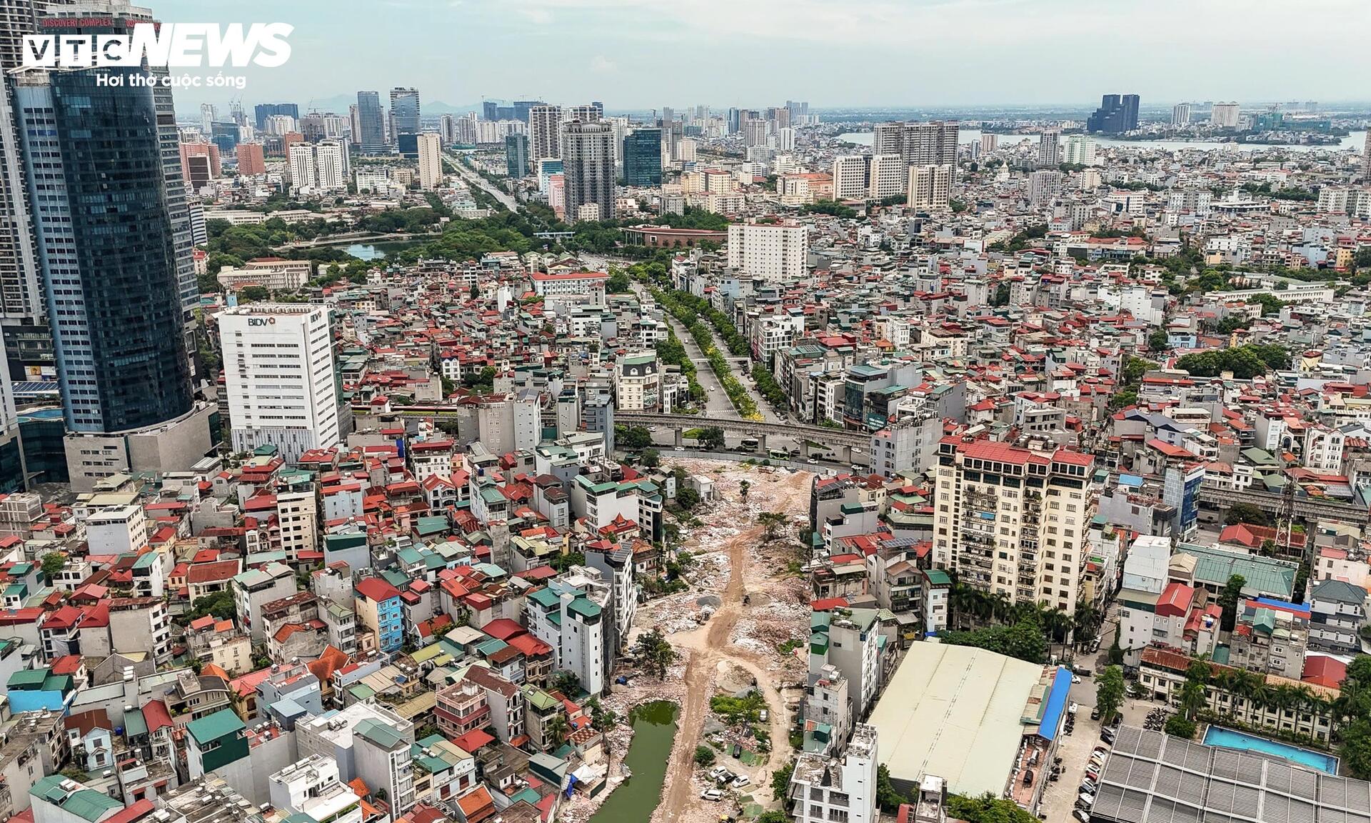 Hình hài tuyến đường Vành đai 2,5 qua Cầu Giấy sau gần 3 tháng thi công - 1
