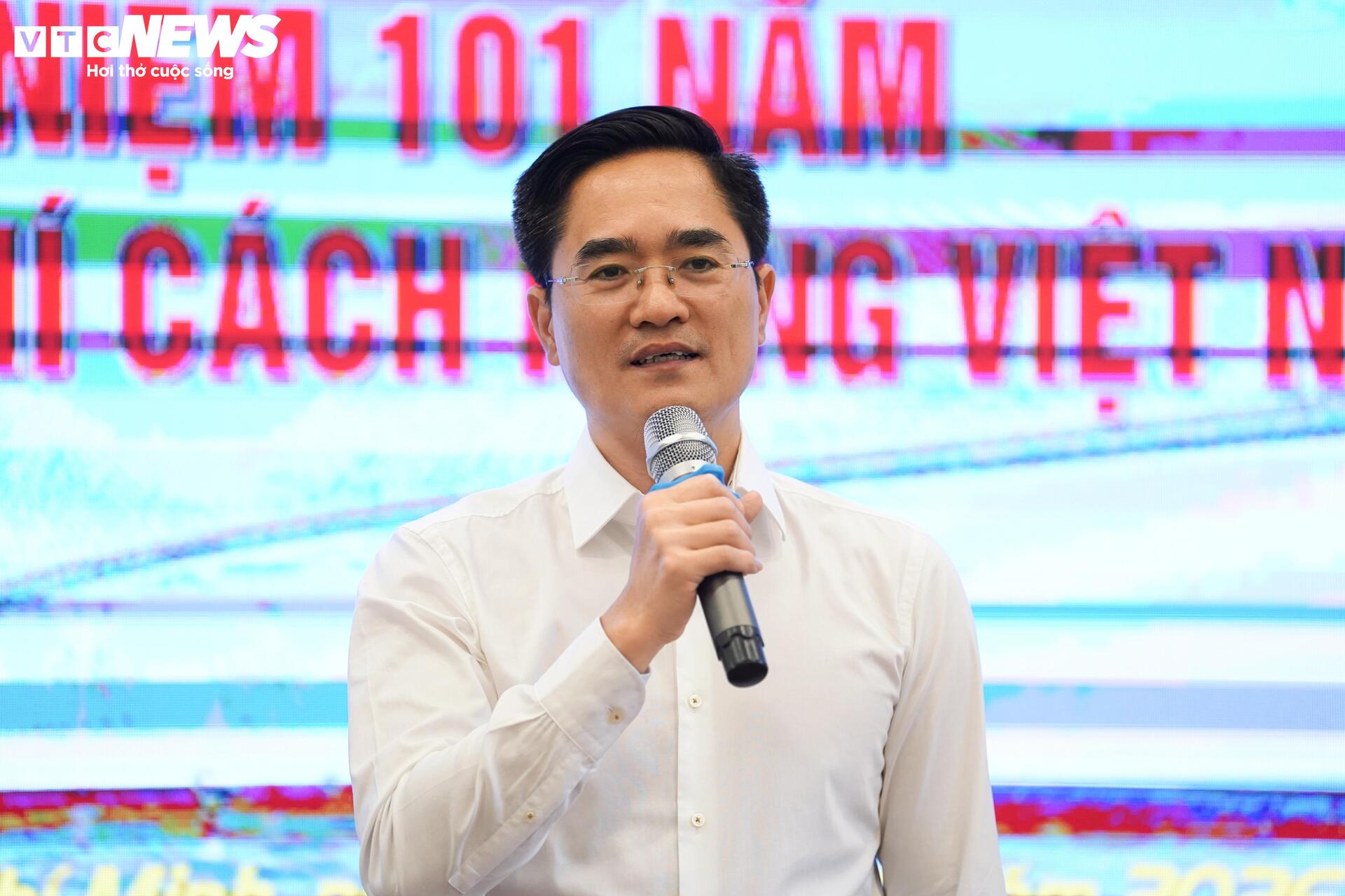 TP.HCM đặt mục chuyển đổi 100% xe buýt sang xe điện vào đầu năm 2027 - 1