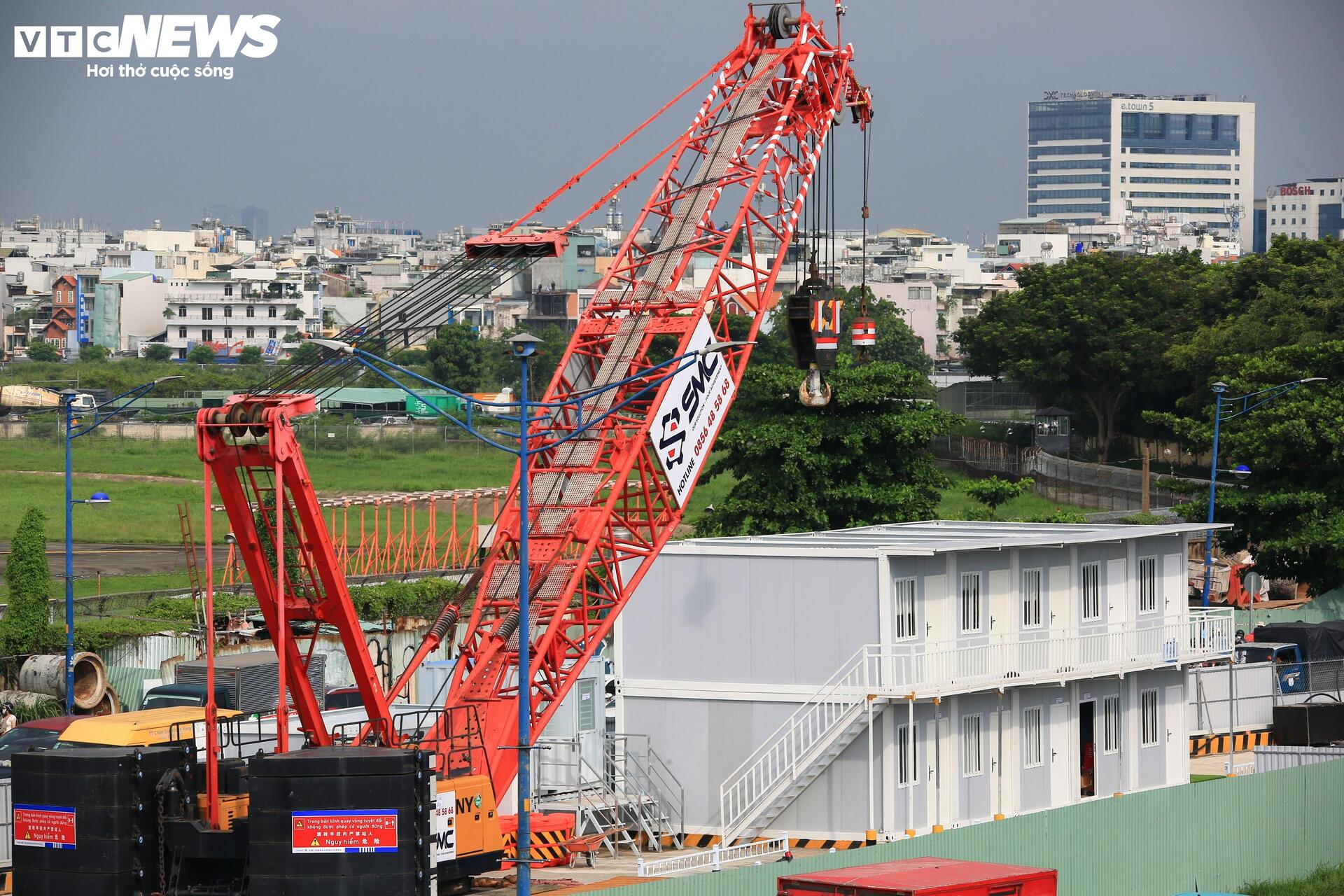 Tấp nập thi công ga ngầm đầu tiên của metro Bến Thành - Tham Lương - 5