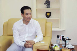 Xạ thủ Hoàng Xuân Vinh được vinh danh tại quê nhà