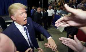 Yếu thế trước bà Clinton, ông Trump bất ngờ thu bộn tiền