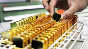 Giá vàng hôm nay 14/3 tăng trong lo lắng