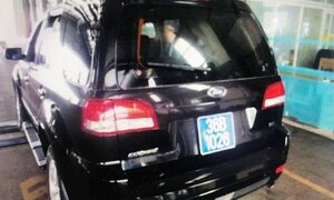 Xe biển xanh tông vào cổng chợ, 5 người thương vong: Thông tin mới nhất