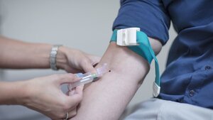 Chi 500 USD xét nghiệm máu, phát hiện tới 8 loại khối u ác tính trước khi di căn