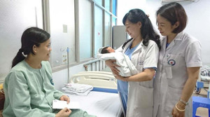 Hỗ trợ kinh phí làm thụ tinh trong ống nghiệm cho 80 cặp vợ chồng hiếm muộn