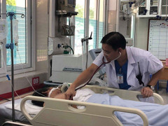 Hà Nội: Nắng nóng, sốc nhiệt bất tỉnh, hôn mê sâu giữa đường