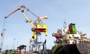 Dân è cổ trong 'ma trận' thuế phí