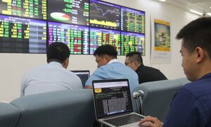 'Làm trò' trên sàn chứng khoán, hàng loạt nhà đầu tư bị phạt nặng