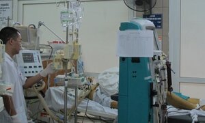 Chàng trai bị ngộ độc sau khi uống 19 viên paracetamol hạ sốt