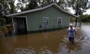 Một phụ nữ 77 tuổi chết vì 'vi khuẩn ăn thịt người' sau siêu bão Harvey