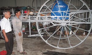 Nông dân Việt chế robot: Israel thán phục, Nhật, Mỹ xếp hàng xin mua