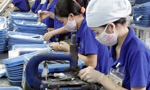VCCI chỉ rõ tăng thuế VAT tác động lớn đến người thu nhập thấp
