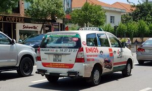 Lãnh đạo Taxi Vinasun: Lái xe tự phát, dán khẩu hiệu phản đối Uber, Grab