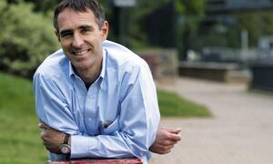 Bí mật ngừa ung thư của GS người Pháp, 2 lần suýt chết vì khối u ác tính ở não