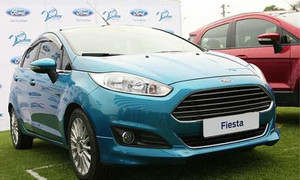 Ô tô Ford đồng loạt hạ giá, Nissan tiếp tục giảm sâu
