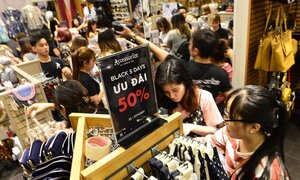 Rau xanh, thịt bò, thậm chí vàng cũng ăn theo Black Friday 2017