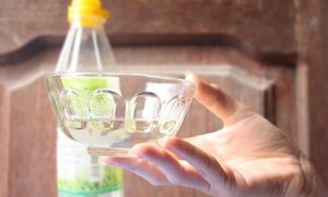 Ăn phải giấm pha từ axit với nước lã có thể chết người