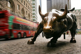 VN-Index giảm chóng mặt, chuyên gia khuyên giữ tiền mặt