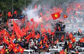 Táo Kinh tế báo cáo gì về năm Đinh Dậu với Ngọc Hoàng?