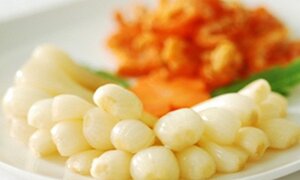 Bất ngờ tác hại 'khủng khiếp' khi ăn quá nhiều dưa hành muối ngày Tết