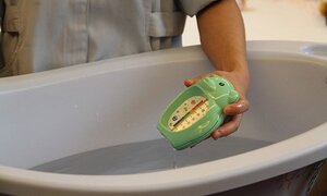 Tắm thế nào để trẻ nhỏ không bị viêm phổi trong mùa đông?
