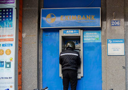 Khách hàng mất 245 tỷ đồng, Eximbank cũng ‘bốc hơi’ hơn 700 tỷ đồng vốn hóa