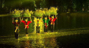 Công ty Tuần Châu khởi kiện đạo diễn Việt Tú