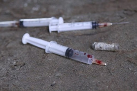 Nhiễm HIV ở Phú Thọ: Virus HIV có thể sống bao lâu trong bơm kim tiêm?