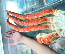 Chân cua hoàng đế dài hơn gần 1 mét giá vài triệu đồng/bộ