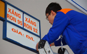 Giá xăng hôm nay 8/3: Vì sao xăng dầu giữ giá?