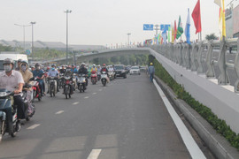 Thông xe sớm 2 cầu vượt, giải cứu sân bay Tân Sơn Nhất