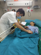 Viêm loét dạ dày không chữa tử tế, nam thanh niên thủng tạng rỗng