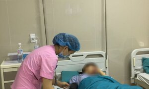 Thiếu nữ 17 tuổi mọc khối u cả hai bên bầu vú