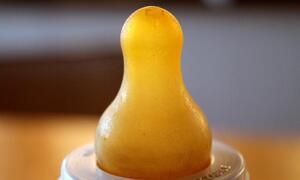 Được bố mẹ cho ăn kiêng, bé 7 tháng tuổi chết thương tâm