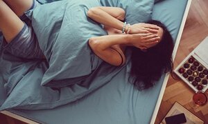 Ít ngủ khiến não tự ăn mòn